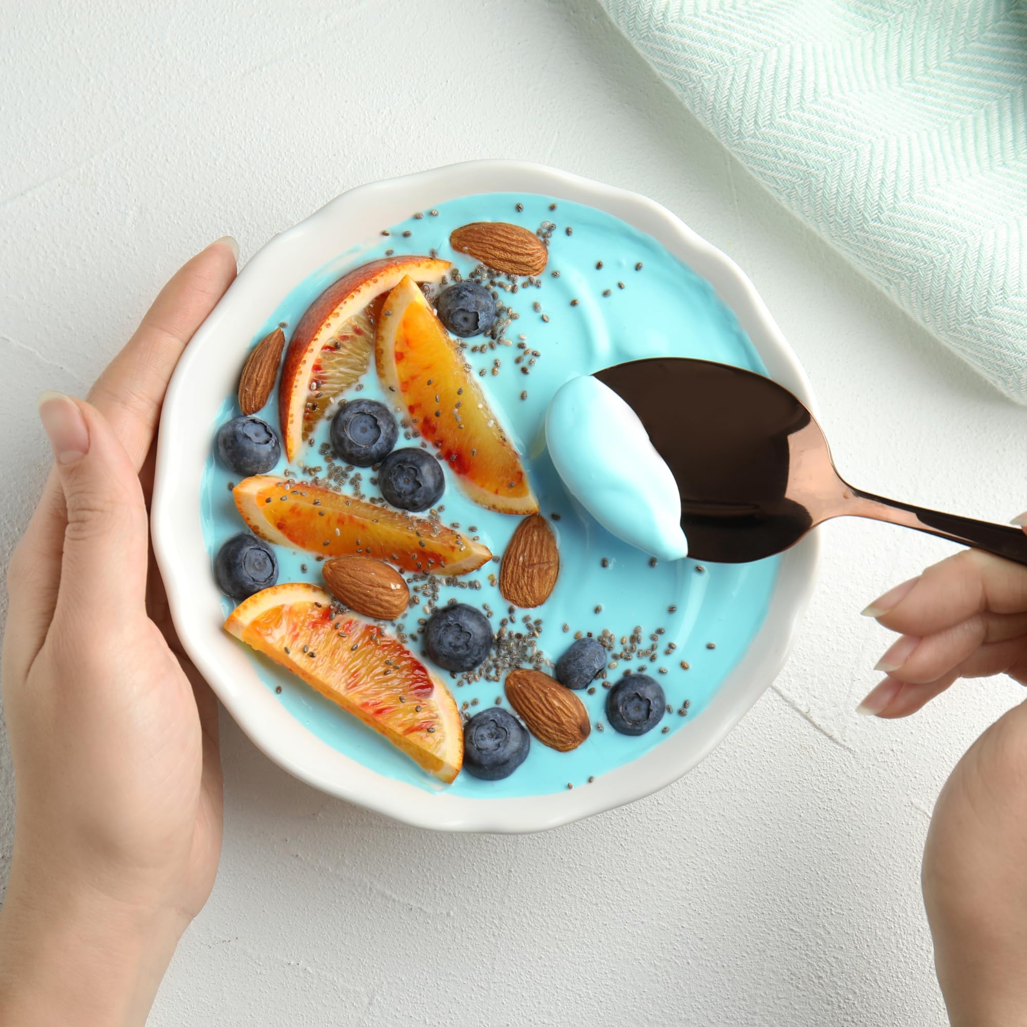 Kuli Kuli Marine Glow scoop for easy, measured portions.