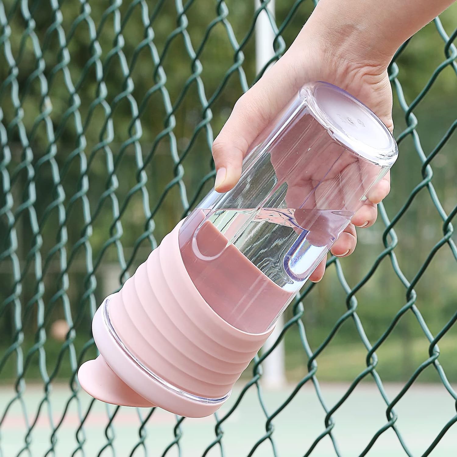 Kuoleopa shaker bottle made from Tritan resists odor over time