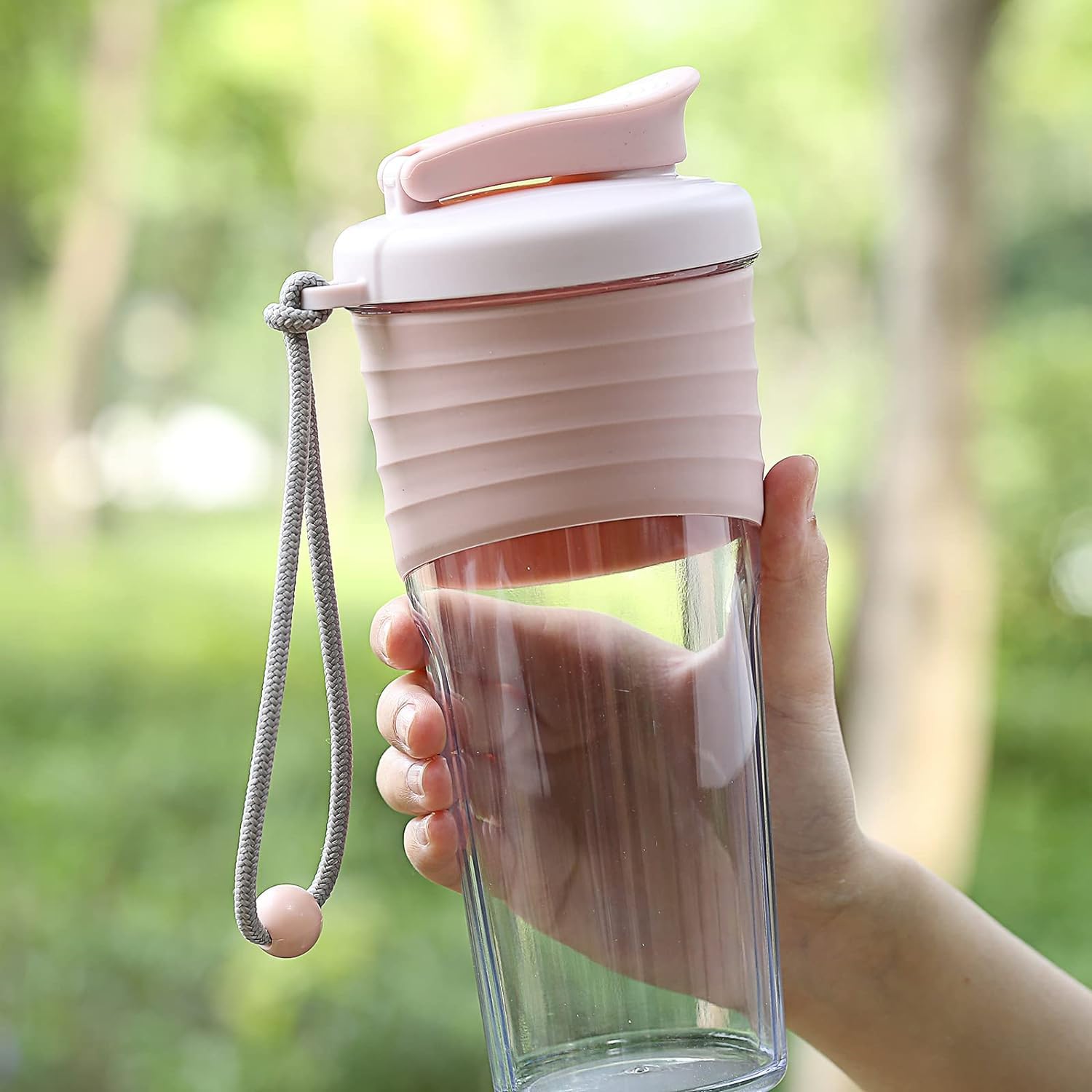 Kuoleopa shaker bottle lid showcases secure seal for travel