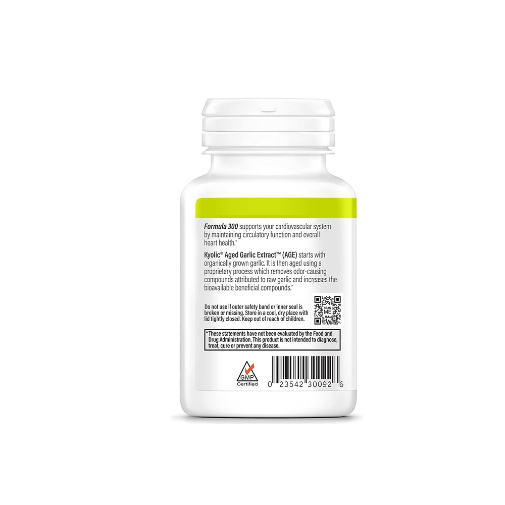 Close-up of Kyolic Formula 300 capsules, vegan and gentle on the stomach.