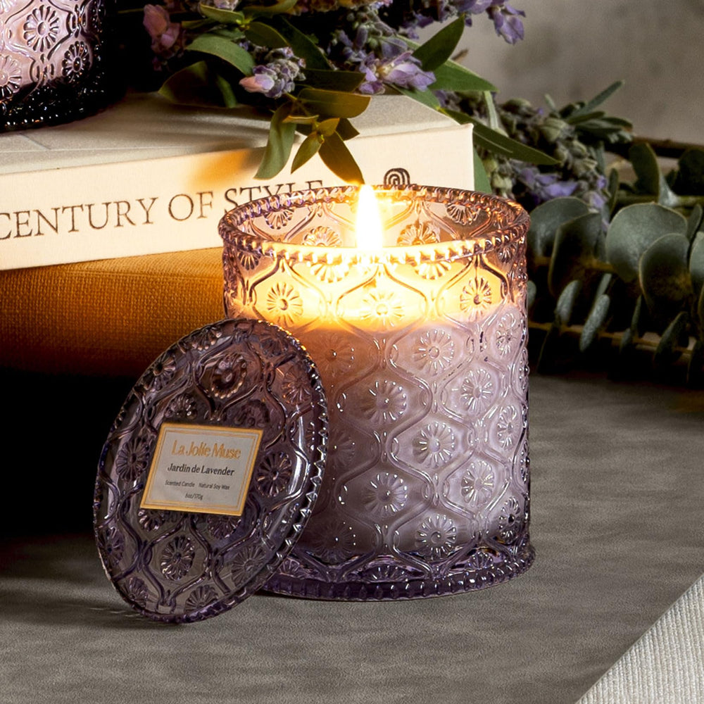 LA JOLIE MUSE Jardin de Lavender blends lilac and lavender notes for a soothing ambience.
