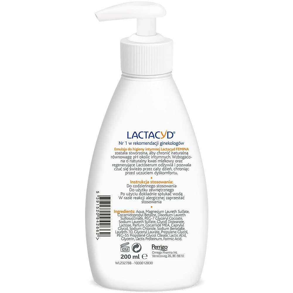 Lactacyd Femina Emulsion close-up label, soothing texture.