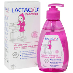 Lactacyd Girl 200ml bottle front view for gentle daily care of kids