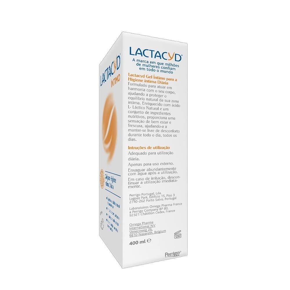 Lactacyd Intimate Soft Gel 400ml bottle pour shows gentle formula for sensitive skin.