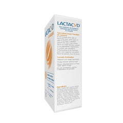 Lactacyd Intimate Soft Gel 400ml usage scene depicts everyday freshness and confident care.