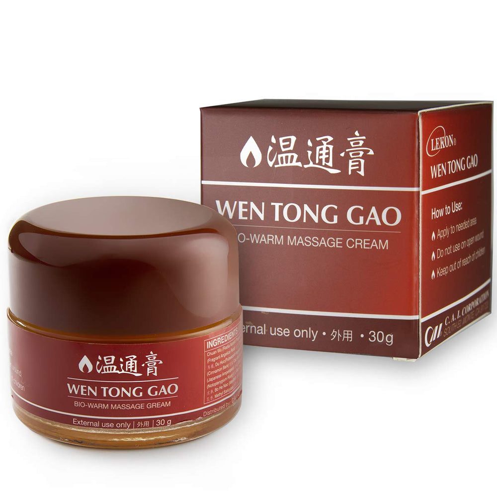 Lekon Wen Tong Gao hand massage action demonstrates warm, soothing application.