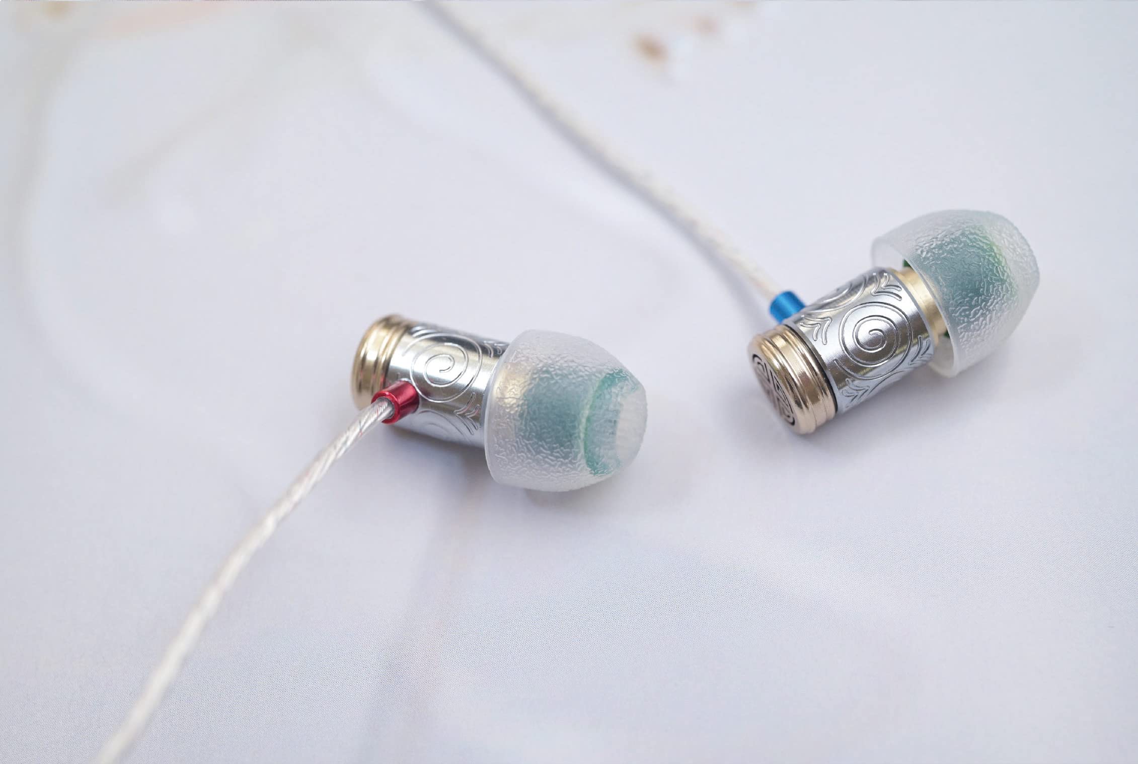 Grooved Tang Sancai tips aimed at clearer, more natural sound.