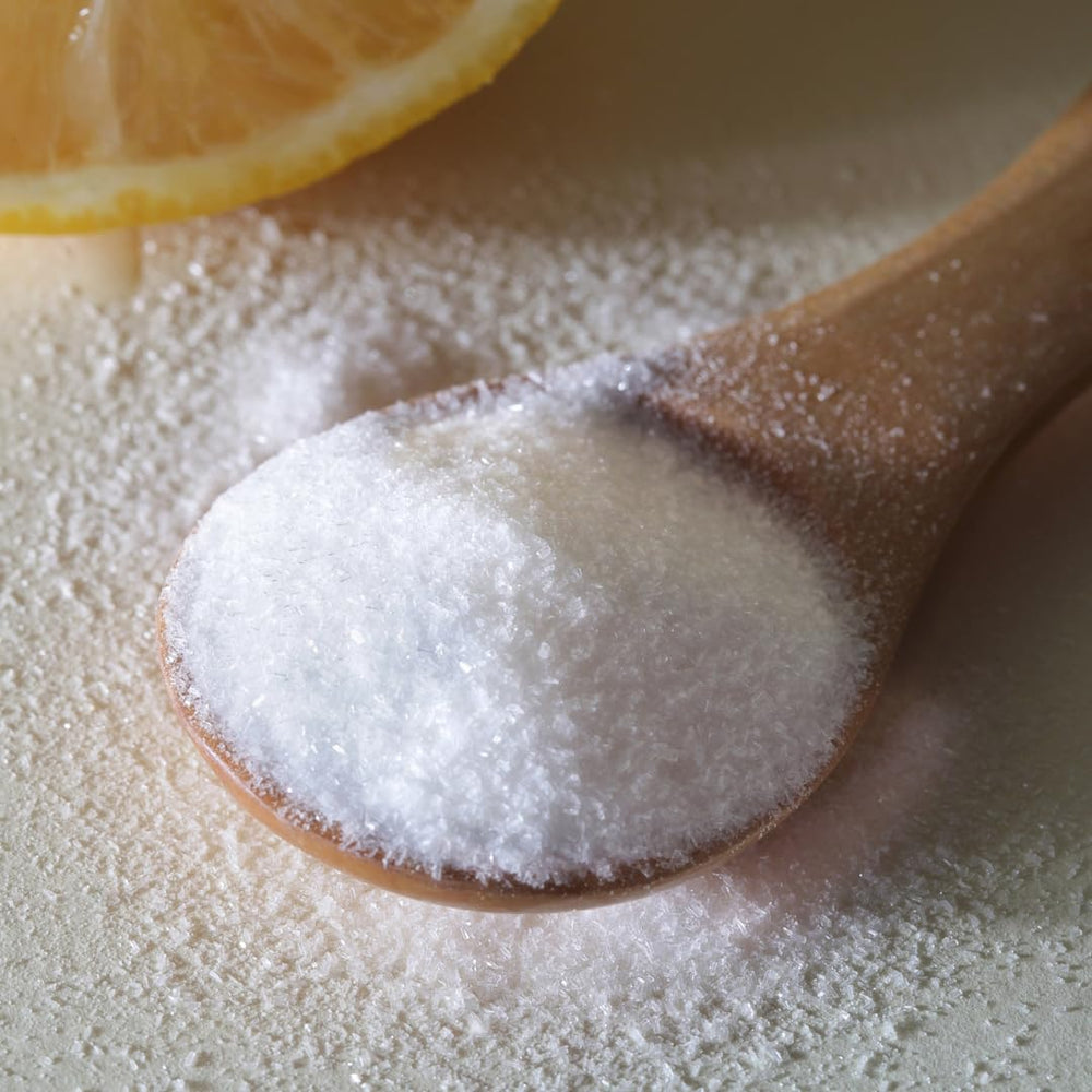 Luonix resealable bucket keeps vitamin C powder fresh between uses.