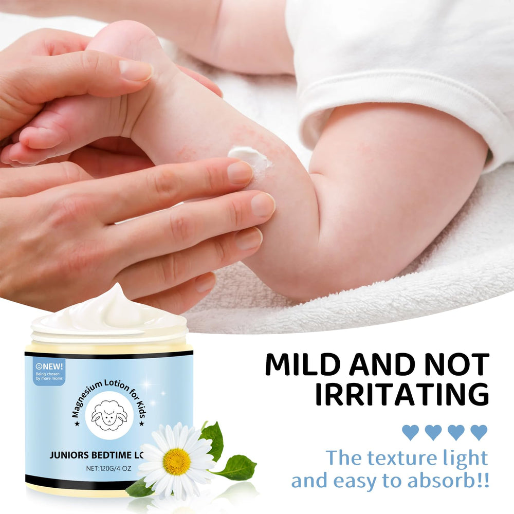 LUusmm Lotion texture close-up reveals non-greasy cream that absorbs quickly.