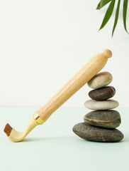 Lyanxinlei portable back scratcher shown in compact form for travel.