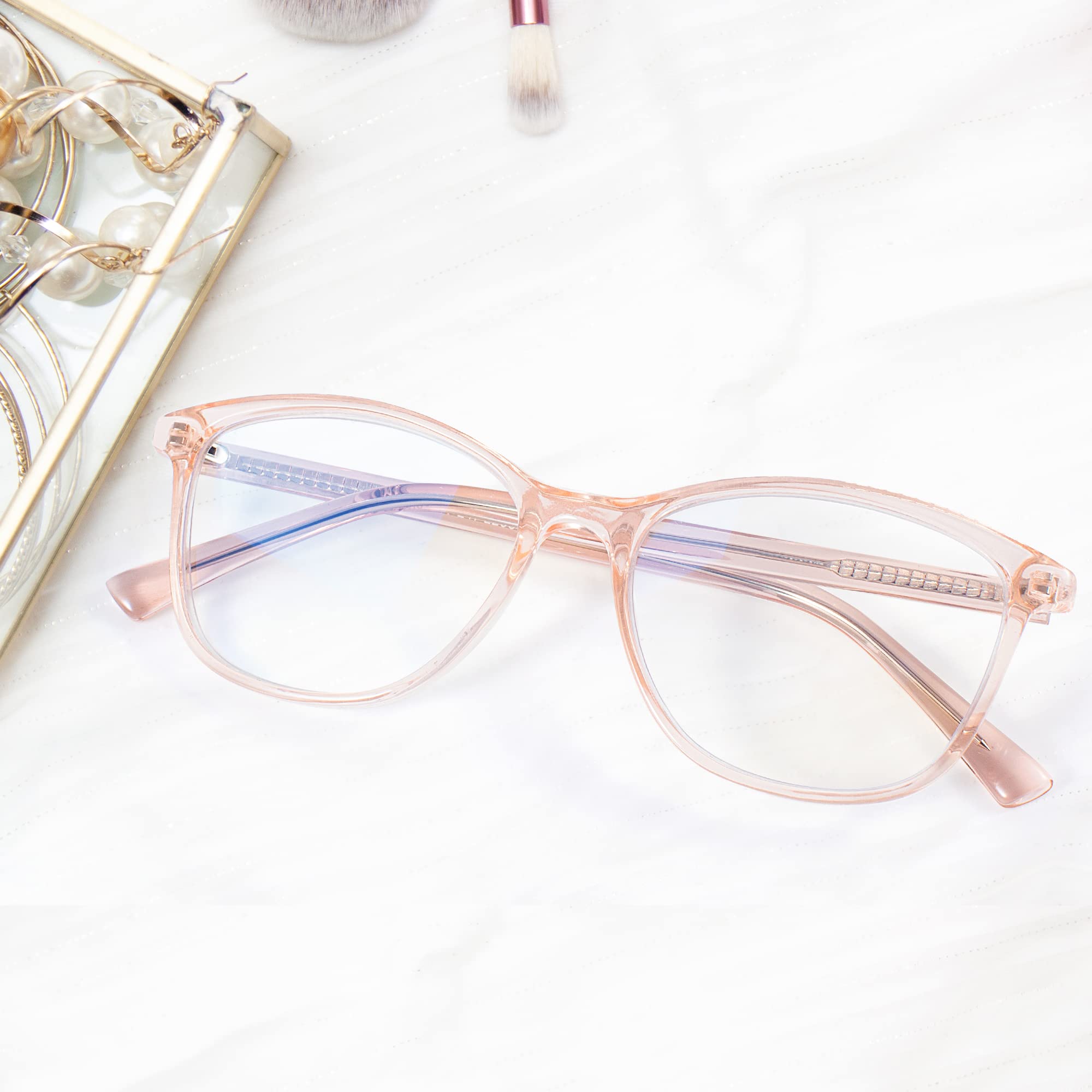 Madison Avenue lenses 53mm width fit a wide range of faces