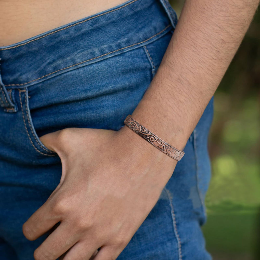 MagEnergy magnets near the wrist with 3500 Gauss strength.