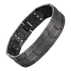 MagEnergy copper bracelet for men close-up of the 3x magnet design for everyday comfort