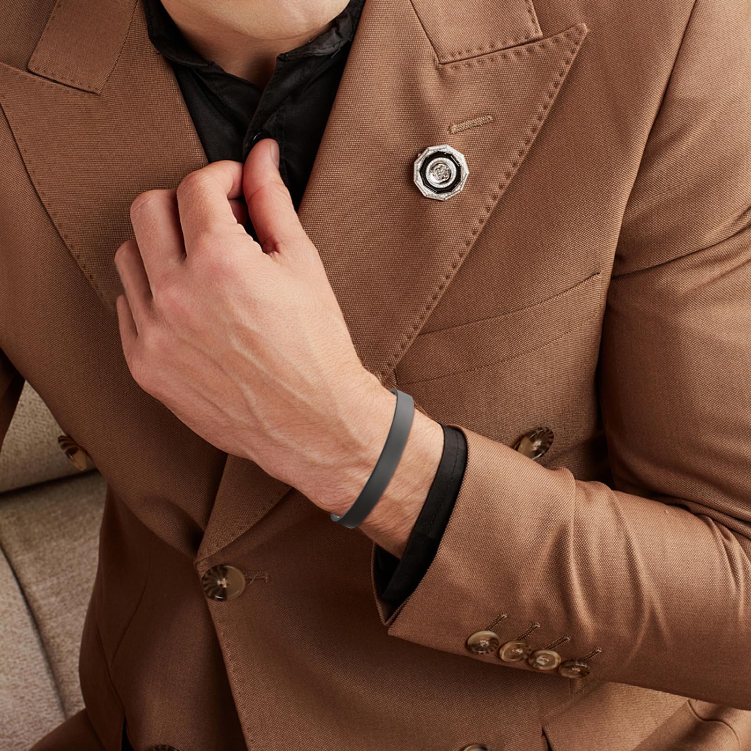 MagEnergy copper bracelet illustrating adjustable size to fit most wrists