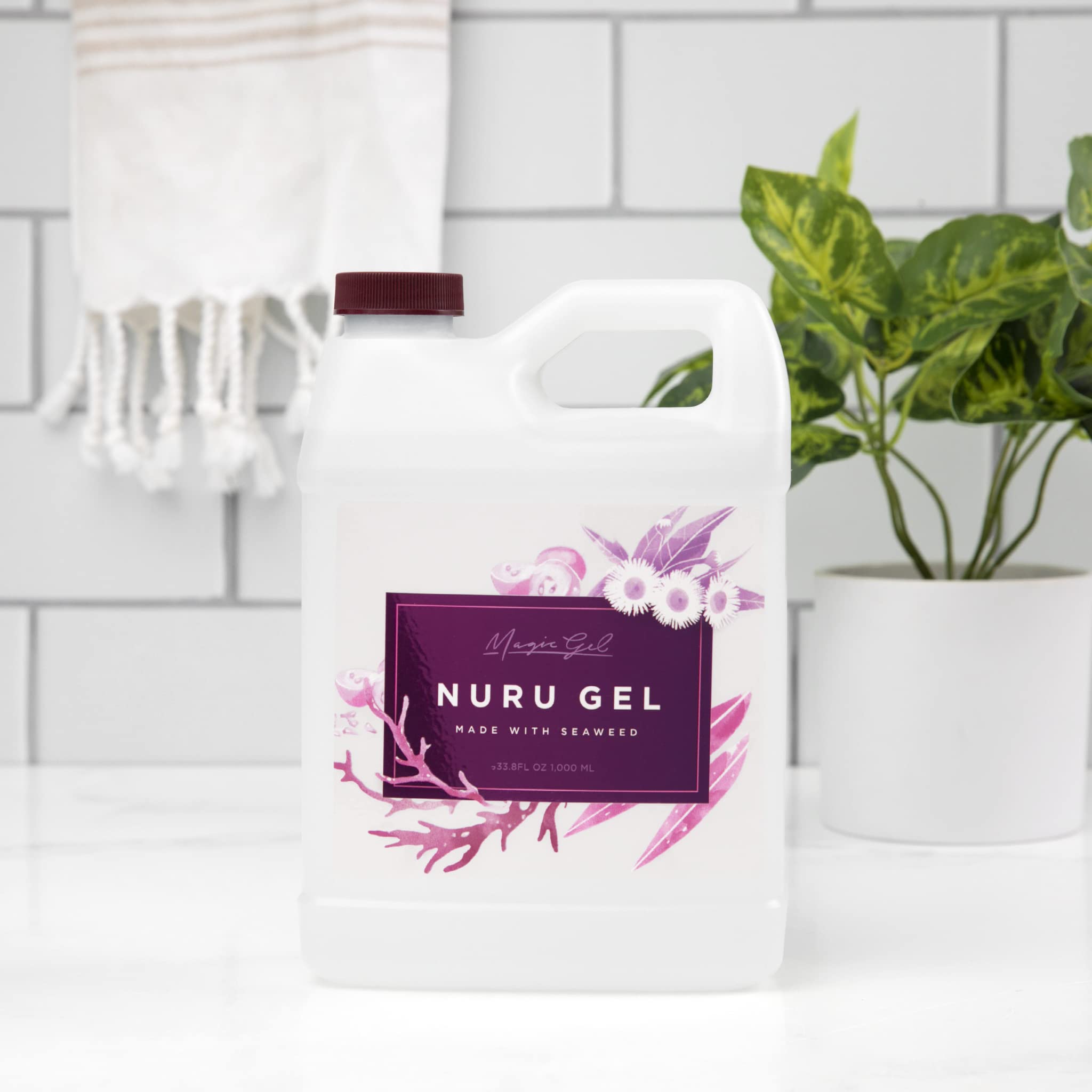 Magic Gel Nuru texture adjustable by water, ideal for personalized massage experiences.