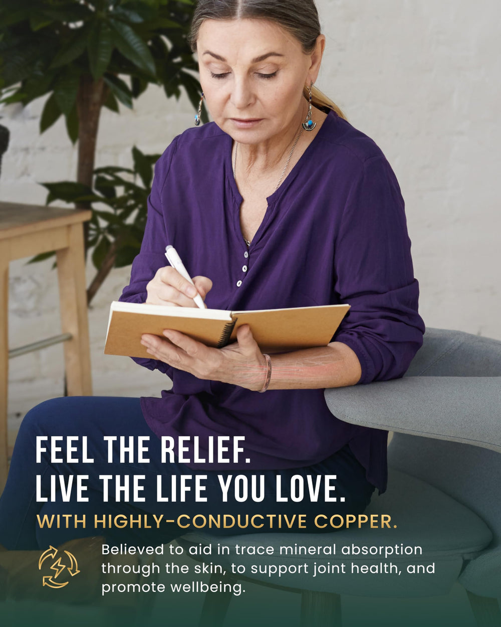 Gift-worthy MagnetRX box with velvet pouch for a copper bracelet.