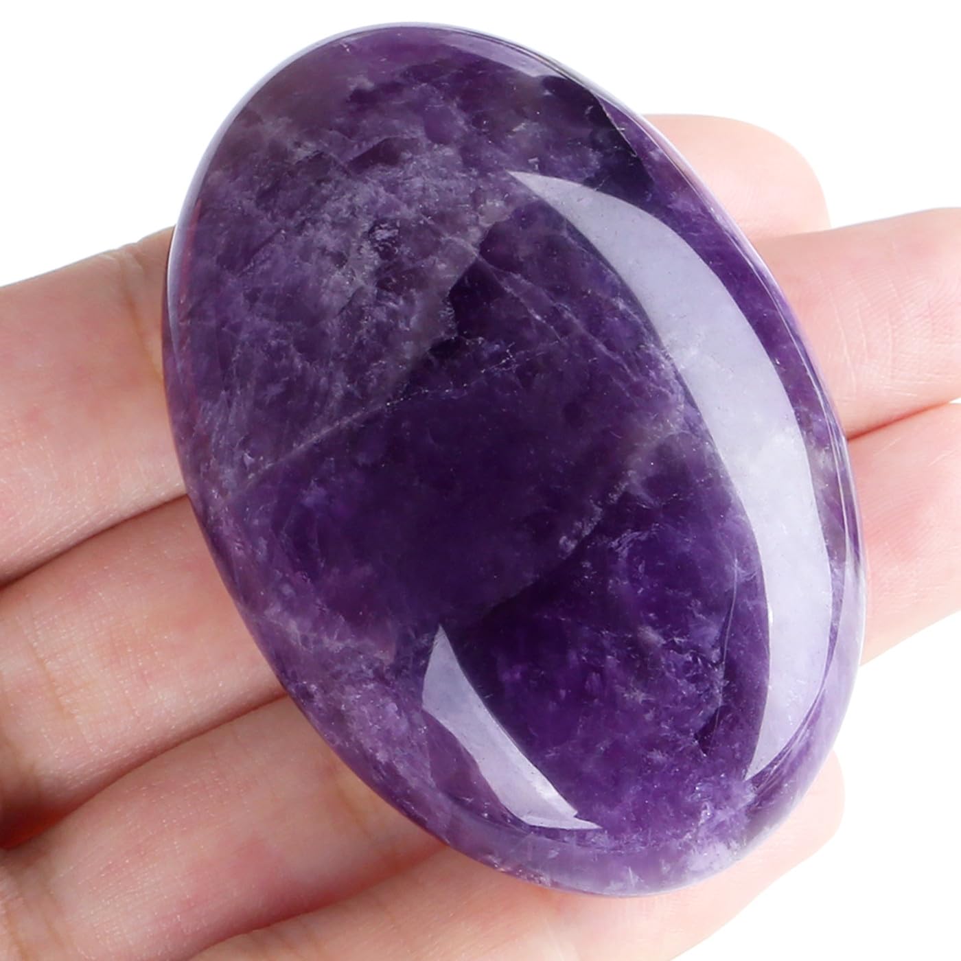 MAIBAOTA Amethyst crystal close-up highlights natural color variations for meditation.