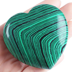 MAIBAOTA malachite heart 60mm used as a meditation centerpiece for calm focus.
