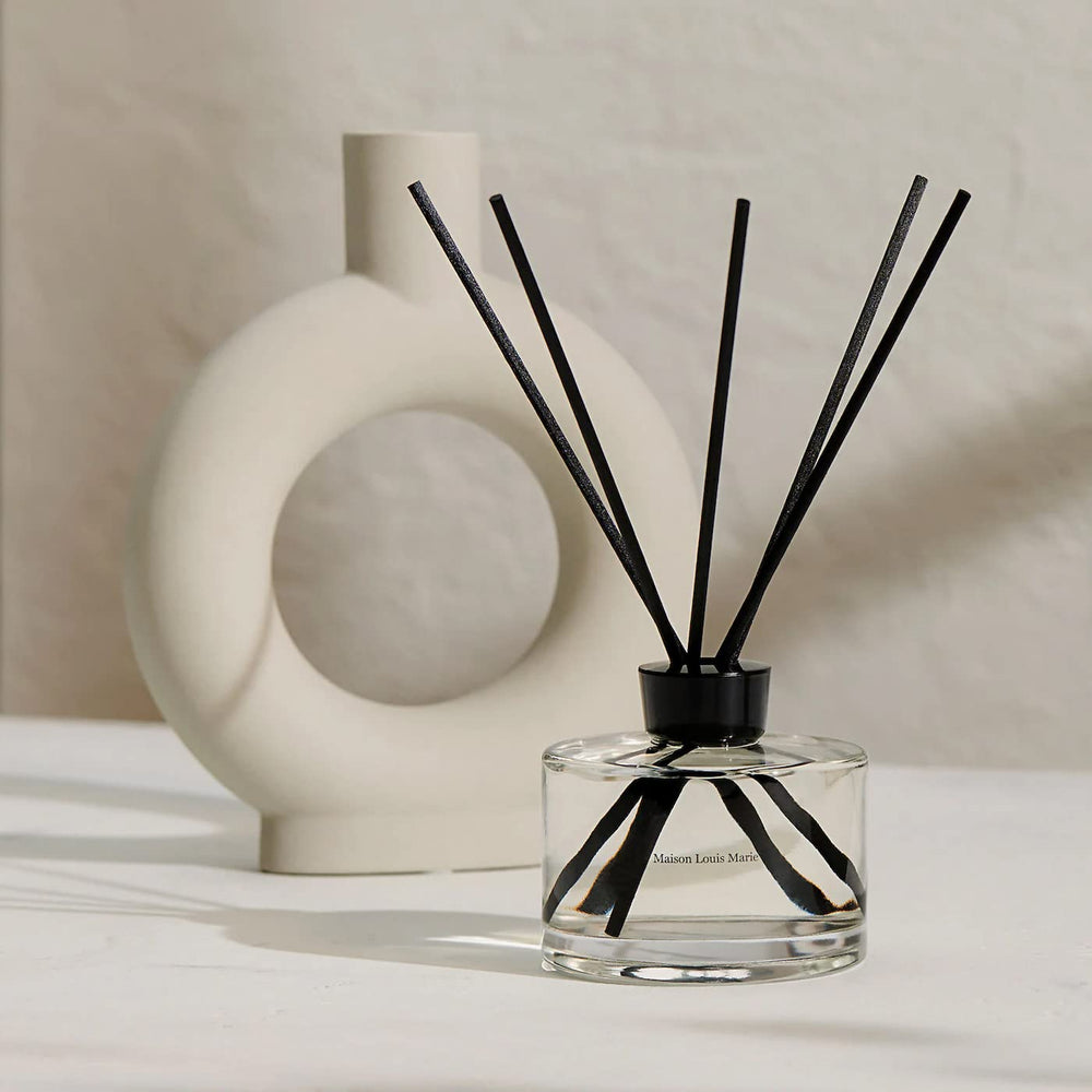 Close-up of the diffuser cap on Maison Louis Marie No.04 design