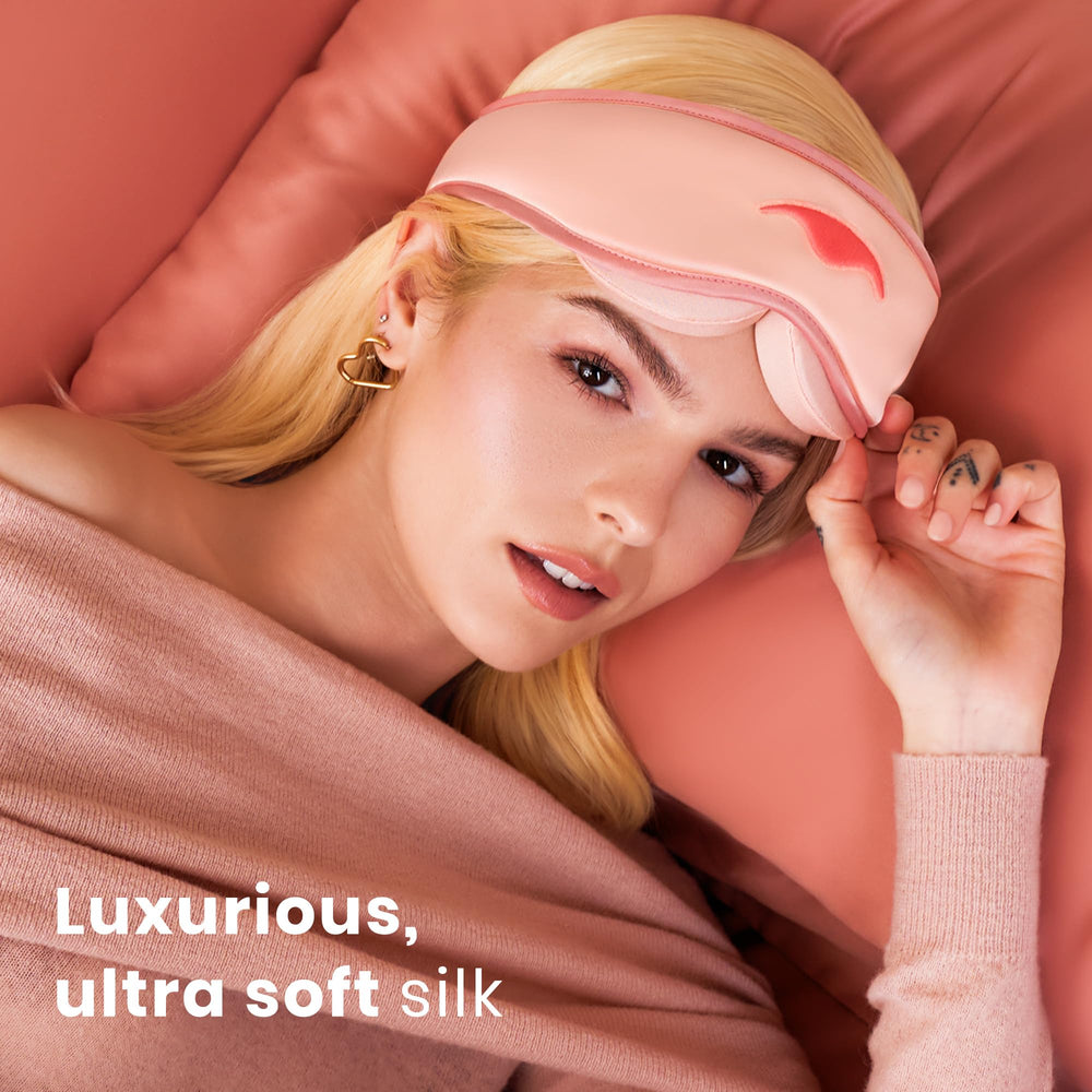 Manta Silk Mask on-face fit demonstrates adjustable strap for secure, comfortable sleep.