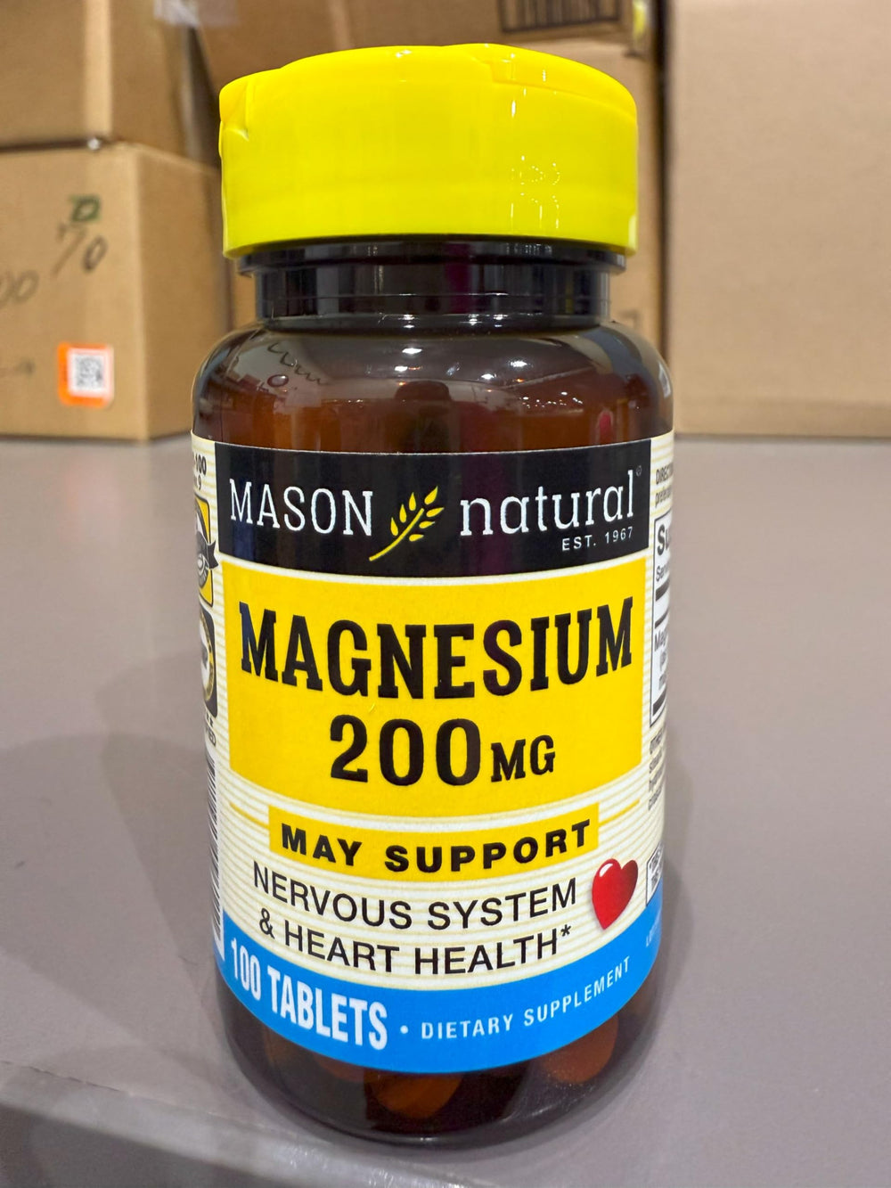 Mason Natural Magnesium 200 mg tablet dosage label, convenient daily routine.