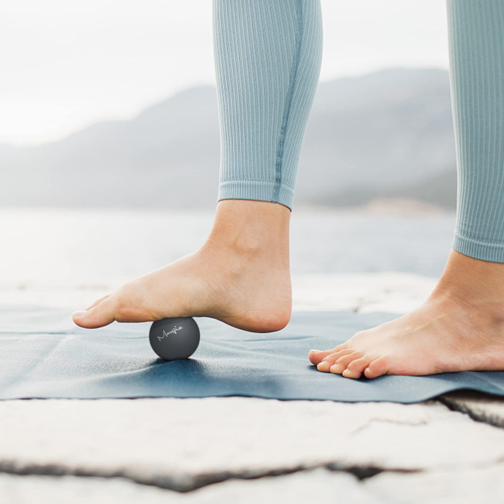 Maxgia Mini Massage Ball charging-port; ready for wireless use after charging.