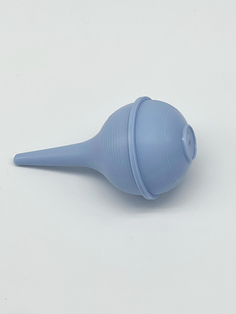 Medical Sales Supply 2-oz bulb provides balanced compression for suction and blowing.