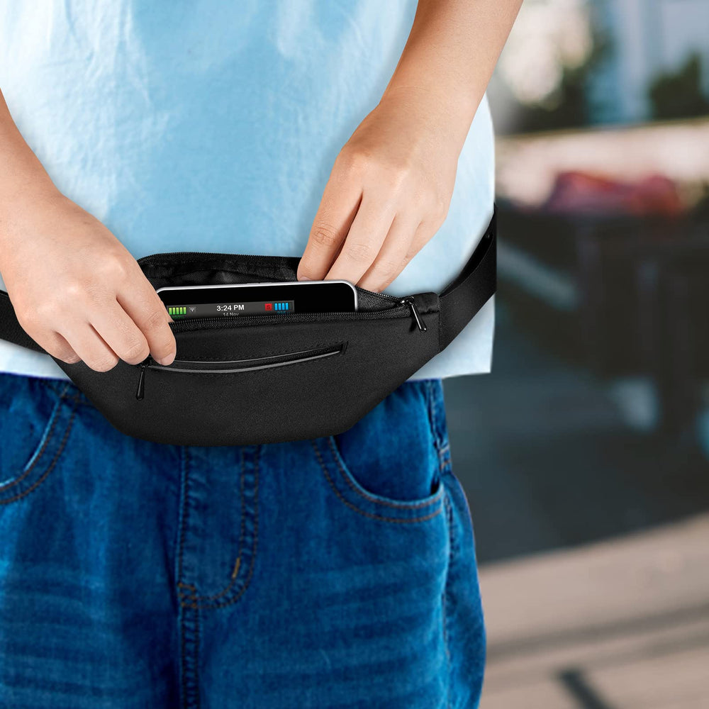 MEDMAX gift-ready diabetic belt bag simplifies organizing supplies for loved ones.