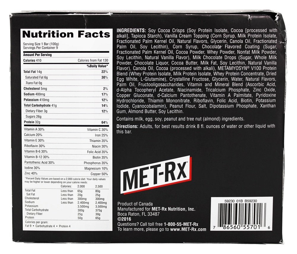 MET-Rx Colossal Cookie Crunch cross-section reveals crunchy texture.