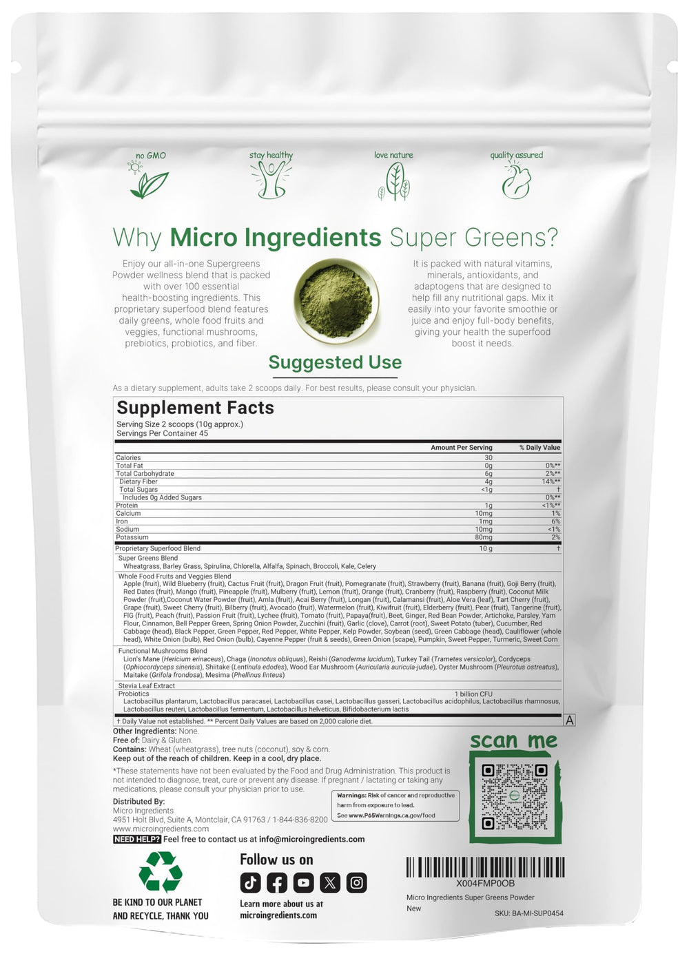 Micro Ingredients Super Greens Powder scoop measuring the perfect serving for smoothies.