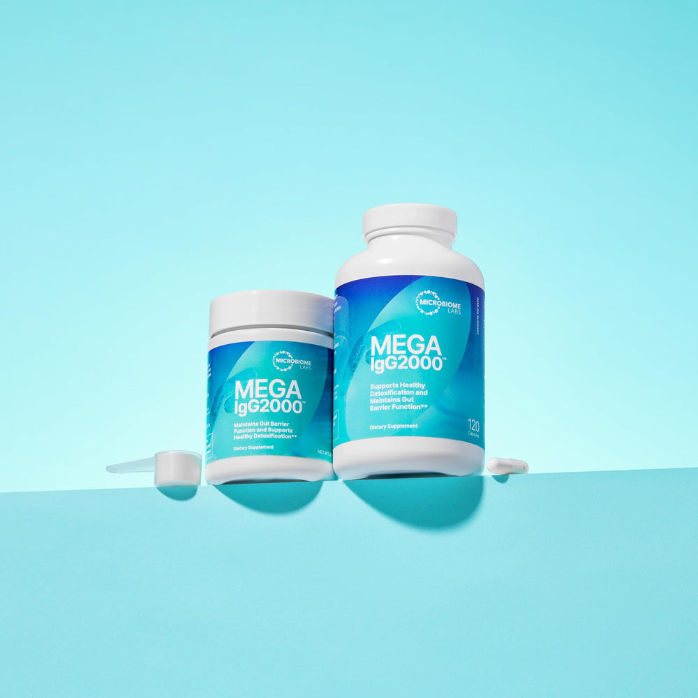 Mega IgG2000 powder dissolving in cold water to mix smoothly.