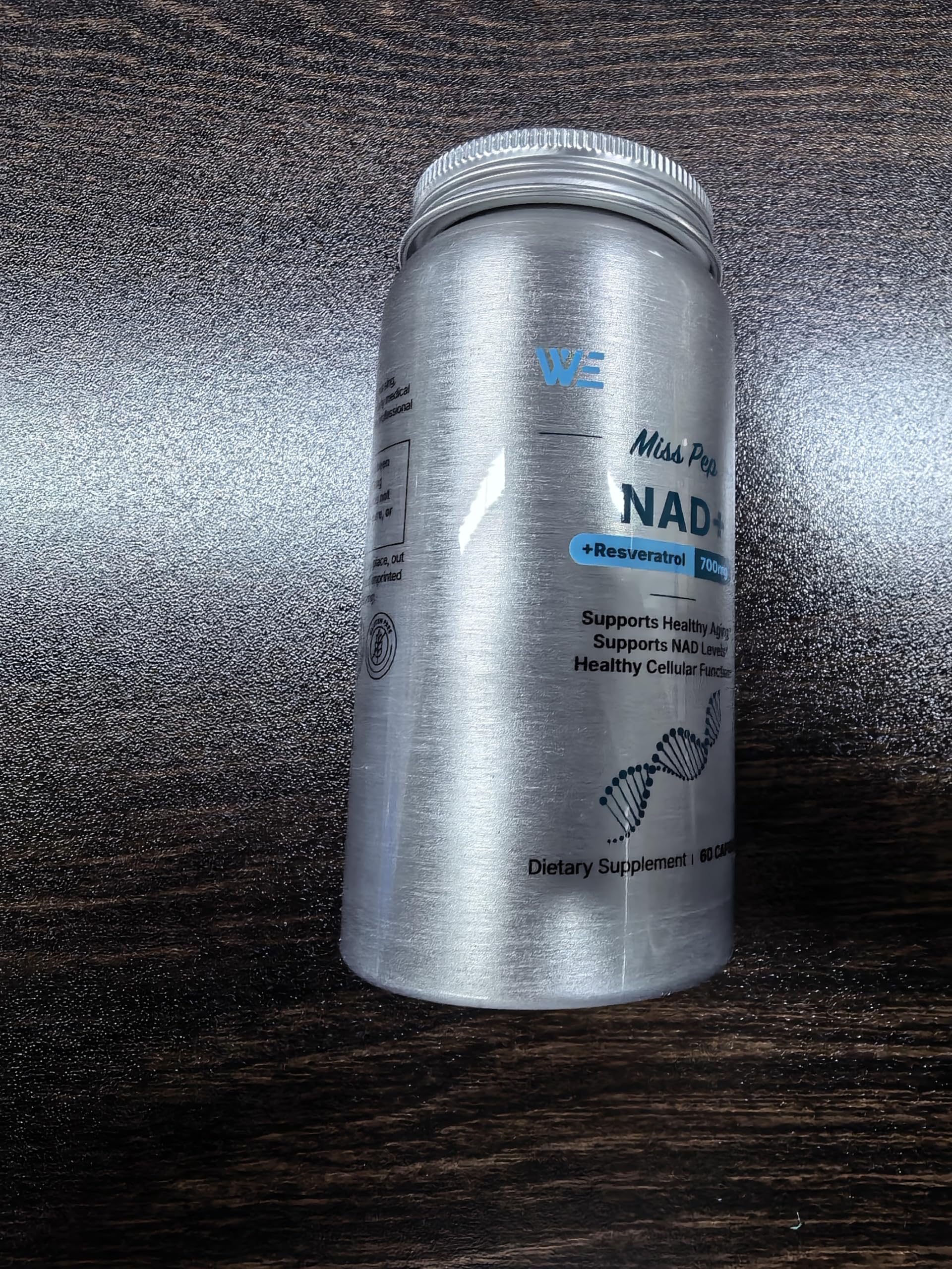MISS PEP NAD+ Plus capsules dispensing in a daily routine setup.