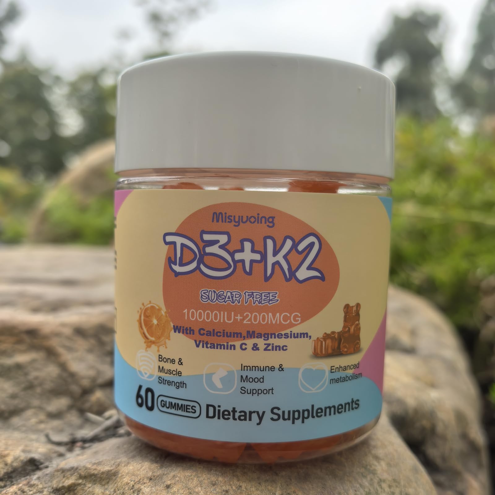 Nutrition chart highlights D3, K2 and minerals for daily balance.