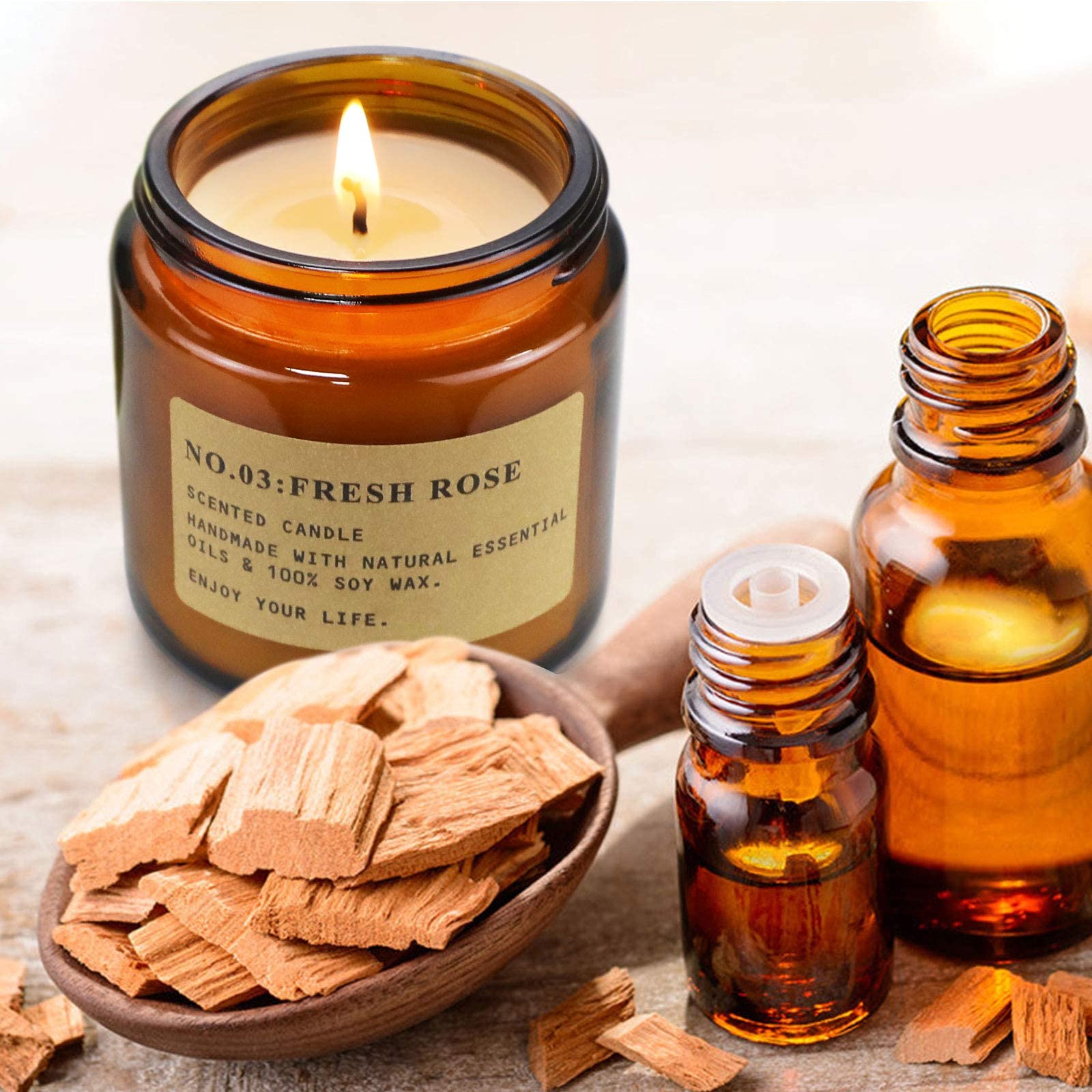 MOULENGGU YFYTRE mimurhyl amber jar candle creates cozy ambiance.