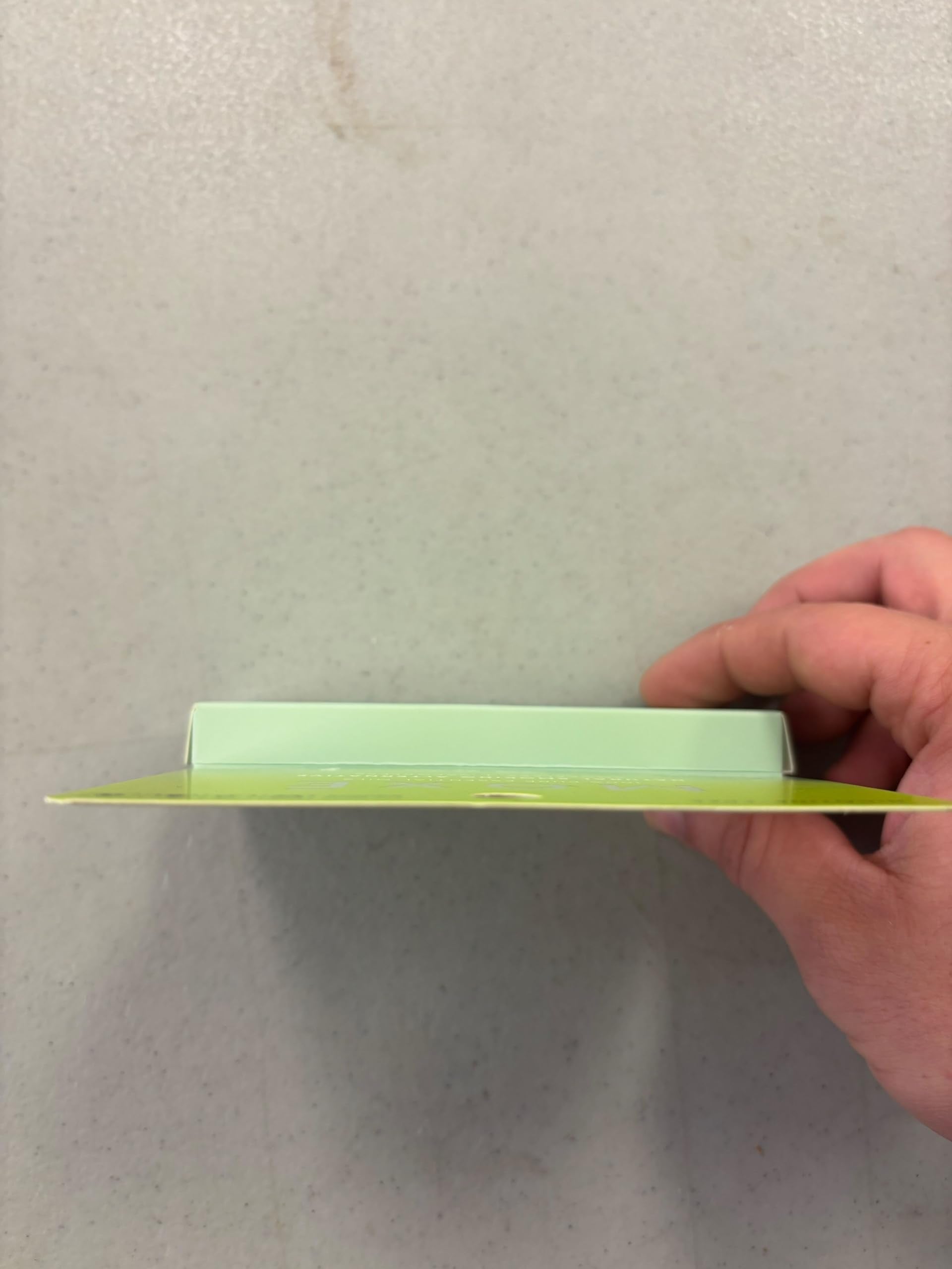 MOXE Natural Mojito Air Inhaler pocket-friendly companion during travel.