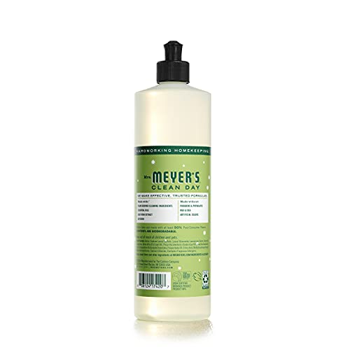 Mrs. Meyer's Clean Day Iowa Pine pour demonstrates easy dishwashing and fragrance.