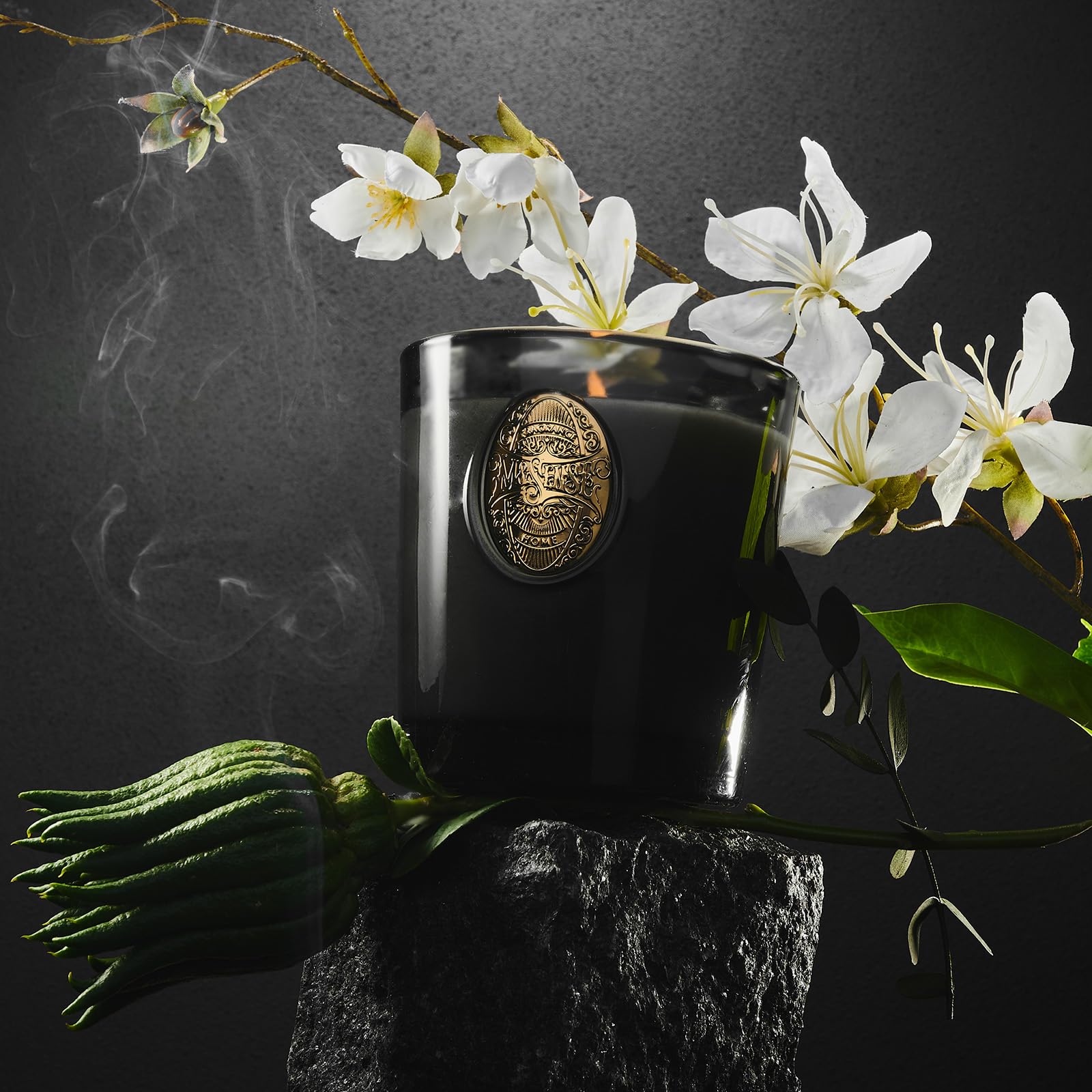 M&SENSE black crisp label close-up reinforces premium design.