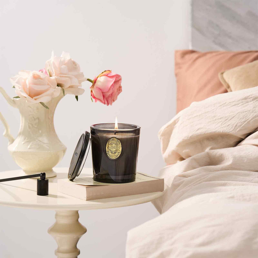 Gift-ready M&SENSE candle box suitable for birthdays and holidays