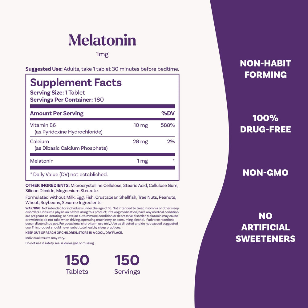 Natrol Melatonina 1 mg: persona sosteniendo la botella.