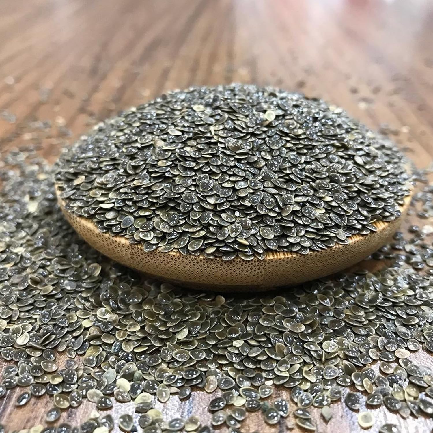 Natural Nettle Seed yogurt-topping presentation for a creamy, nutritious breakfast.