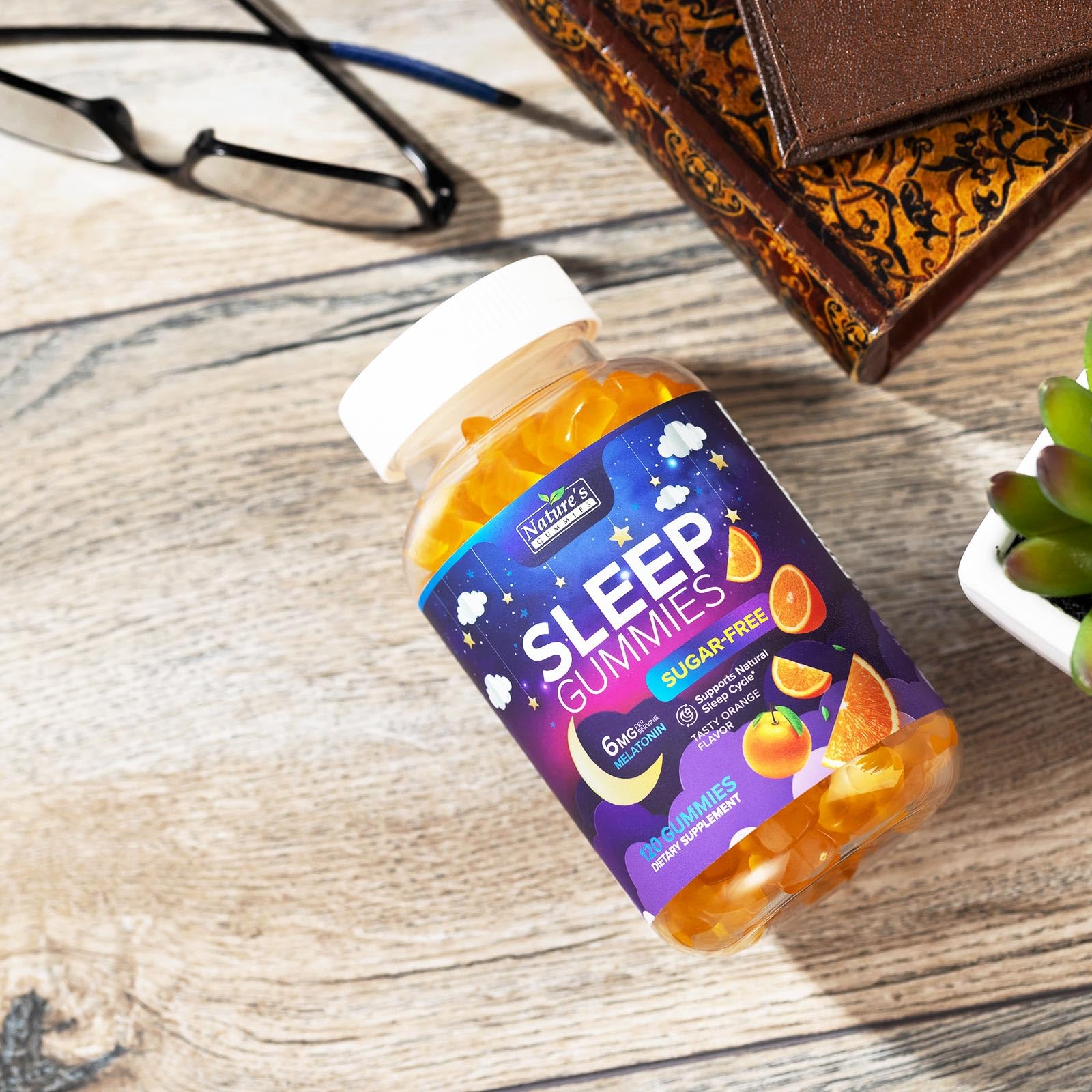 Detail of serving size and 6mg melatonin per gummy on the label.