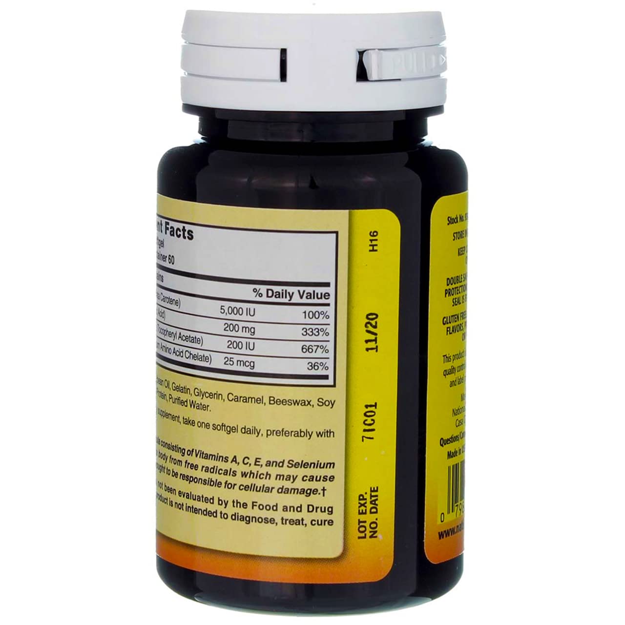 Nature's Blend Super Antioxidant Aces bottle cap and seal shown for easy use.