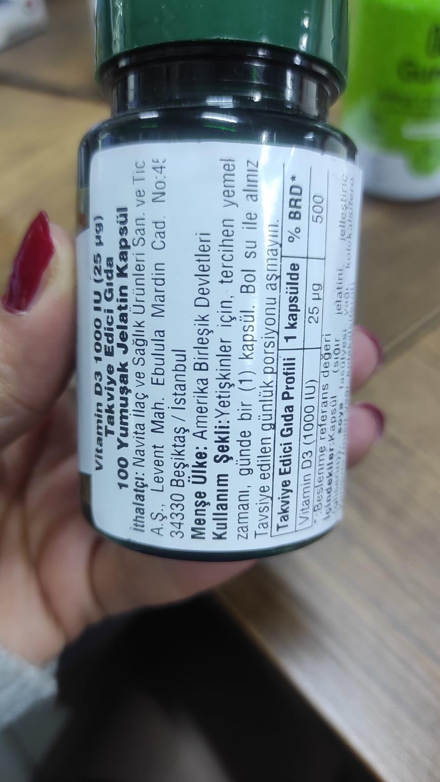 Bottle close-up highlighting 120-count Nature's Bounty Vitamin D3 1000 soft gels