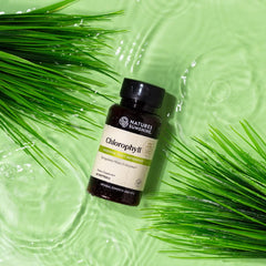Chlorophyll capsules arranged to emphasize immune support and detox potential.