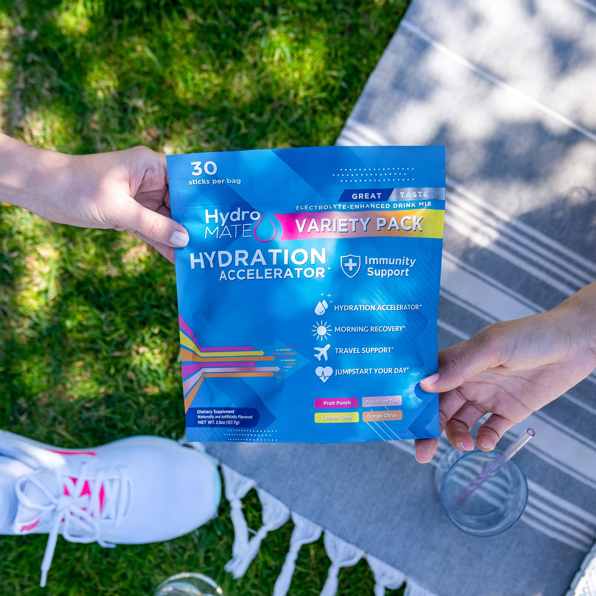 NatureWorks HydroMATE packets dissolving in water for quick hydration