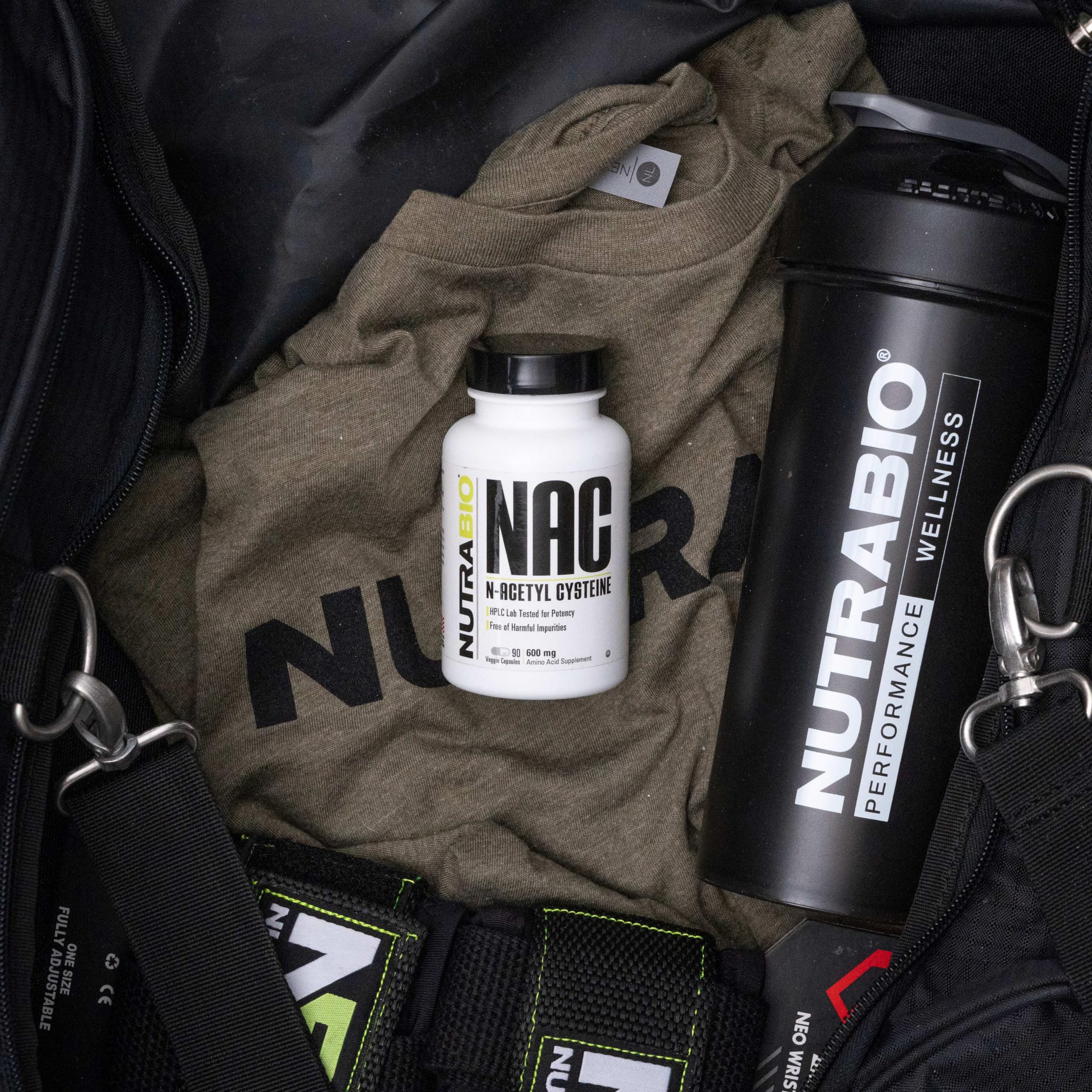NutraBio NAC nutrition panel highlighting 600 mg per capsule