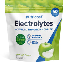 Nutricost Electrolitos Complex en mano, listo para uso durante la marcha
