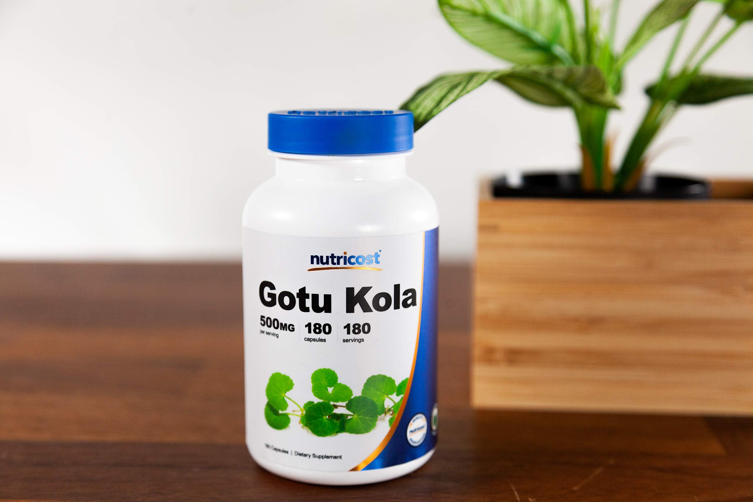 Nutricost Gotu Kola label on bottle highlighting gluten-free and non-GMO