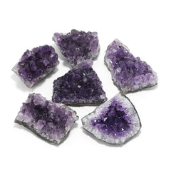 Nvzi amethyst living room decor adds calming color and organic texture to a surface.