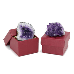 Nvzi amethyst purple geode close-up highlighting cavities for Feng Shui ambience.